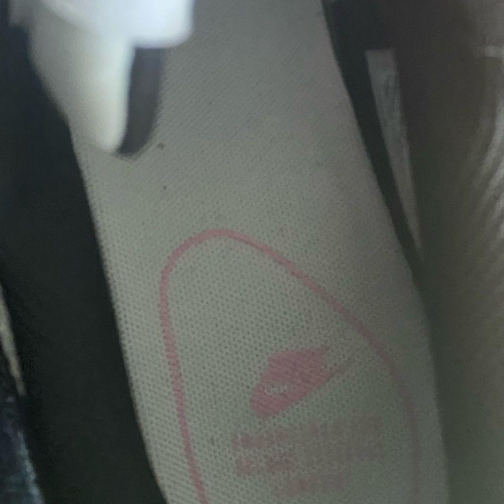 Nike Women's White Pink Black Air Max Sneakers - Picture 8 of 8